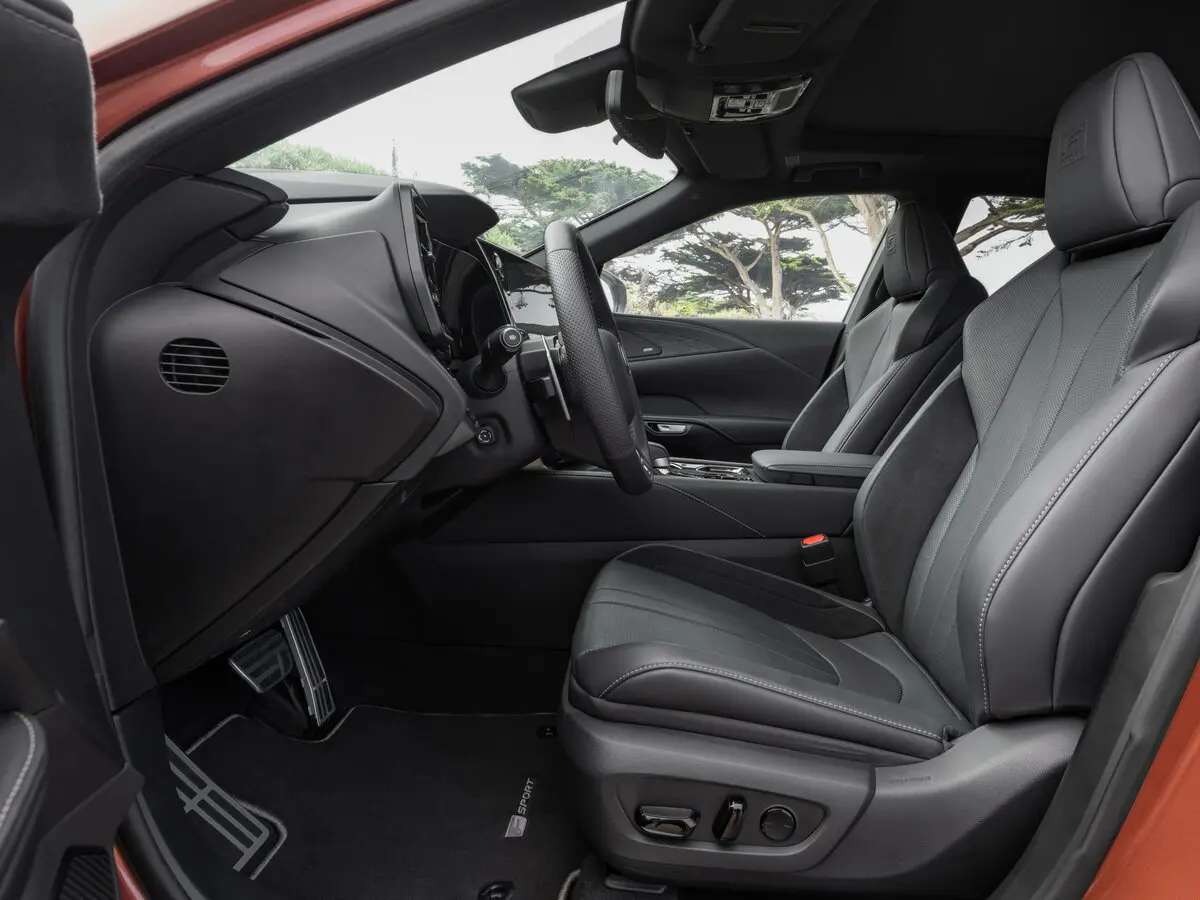Lexus RX V Внедорожник 5 дв. — фото 8