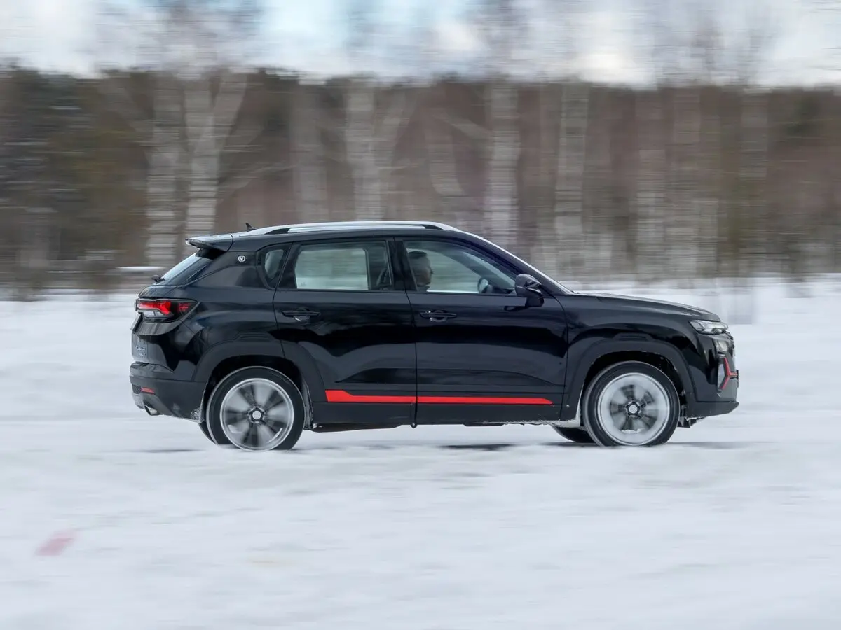 Changan CS35 Plus I Рестайлинг Внедорожник 5 дв. — сүрөт 13
