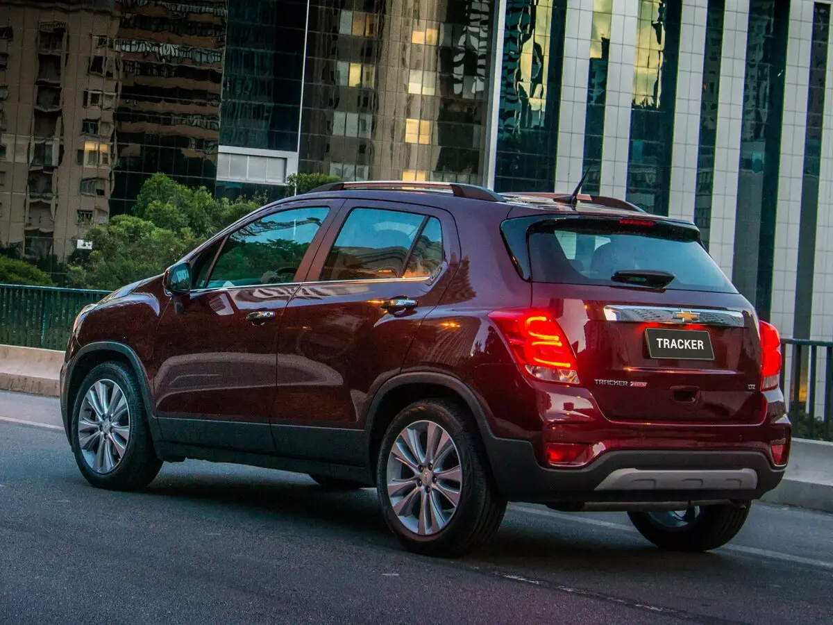 Chevrolet Tracker III Рестайлинг Внедорожник 5 дв. — сүрөт 4