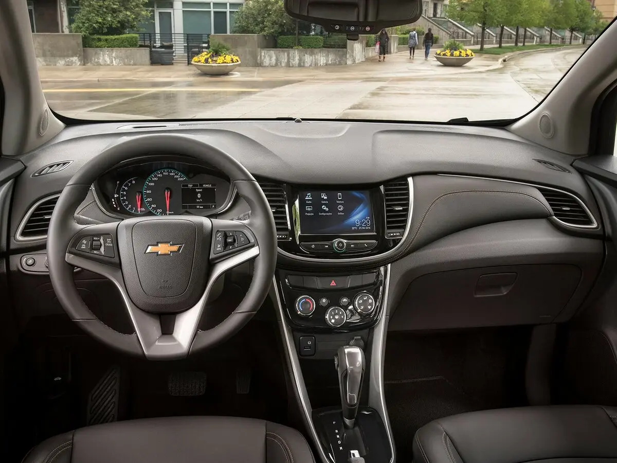 Chevrolet Tracker III Рестайлинг Внедорожник 5 дв. — сүрөт 5