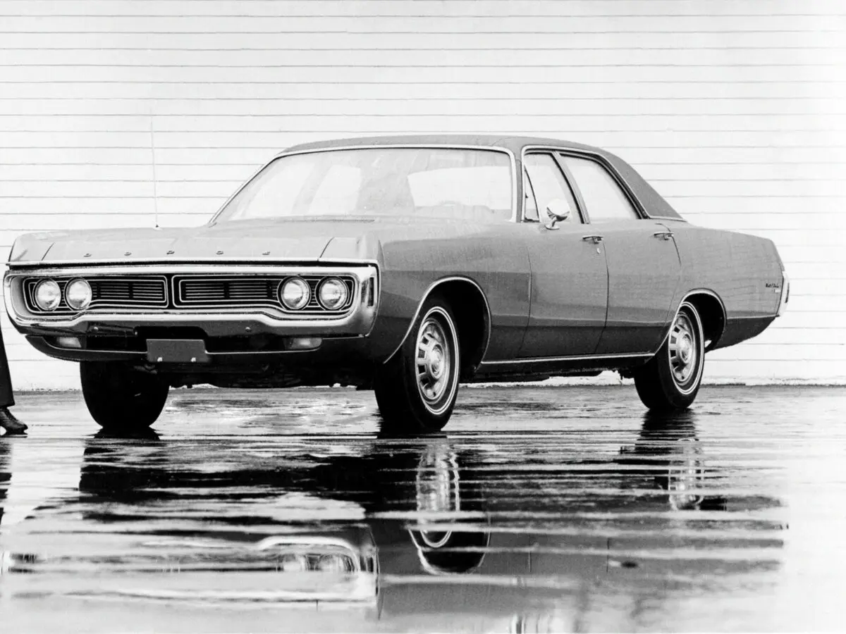 Dodge Polara IV Седан