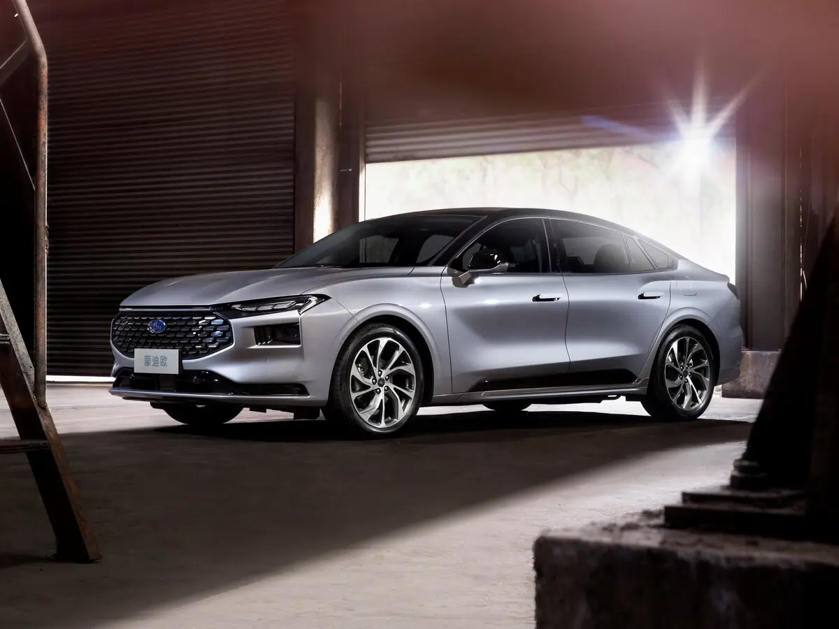 Ford Mondeo VI Седан