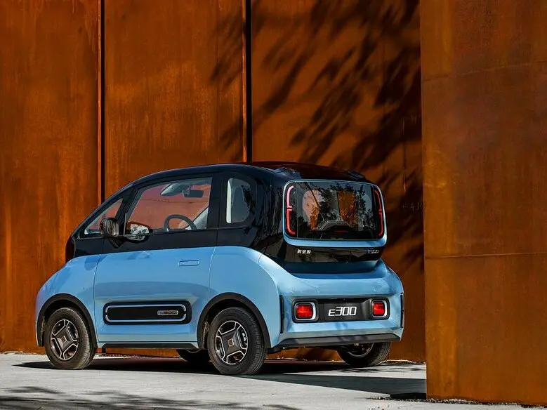 Baojun E300 2020 – 2021 Хэтчбек 3 дв. — 照片 2