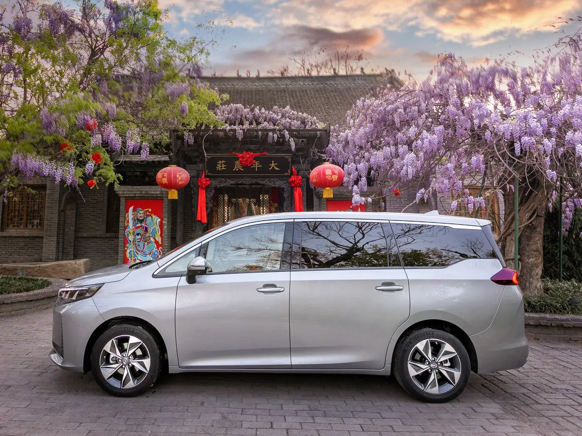 GAC Trumpchi M6 Pro 2021 – н.в. Минивэн — 照片 2