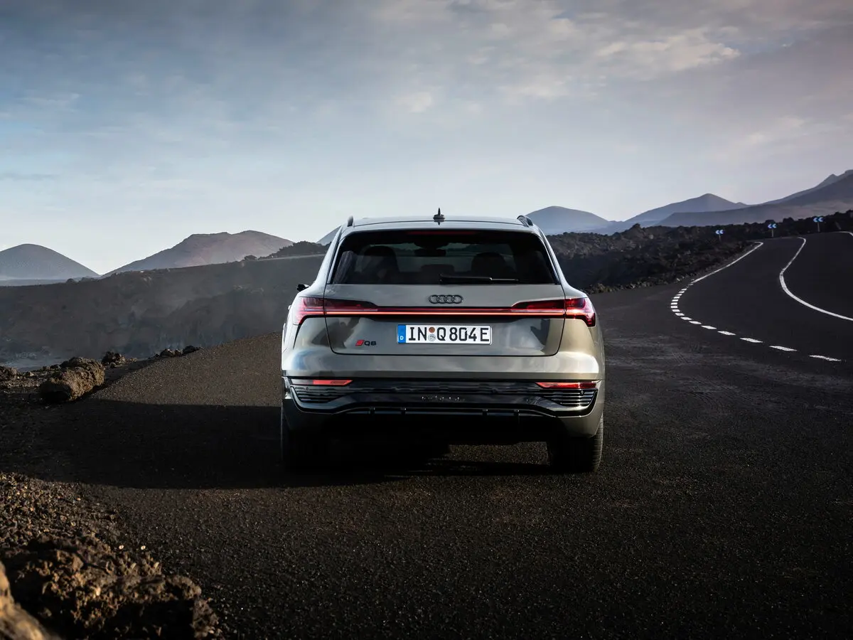 Audi Q8 e-tron 2022 – 2025 Внедорожник 5 дв. — сүрөт 4