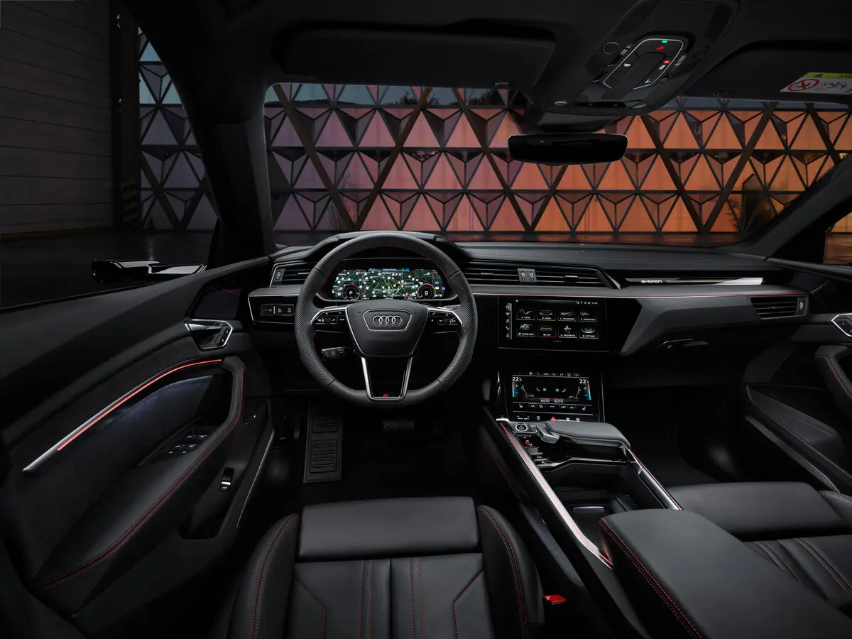 Audi Q8 e-tron 2022 – 2025 Внедорожник 5 дв. — сүрөт 6