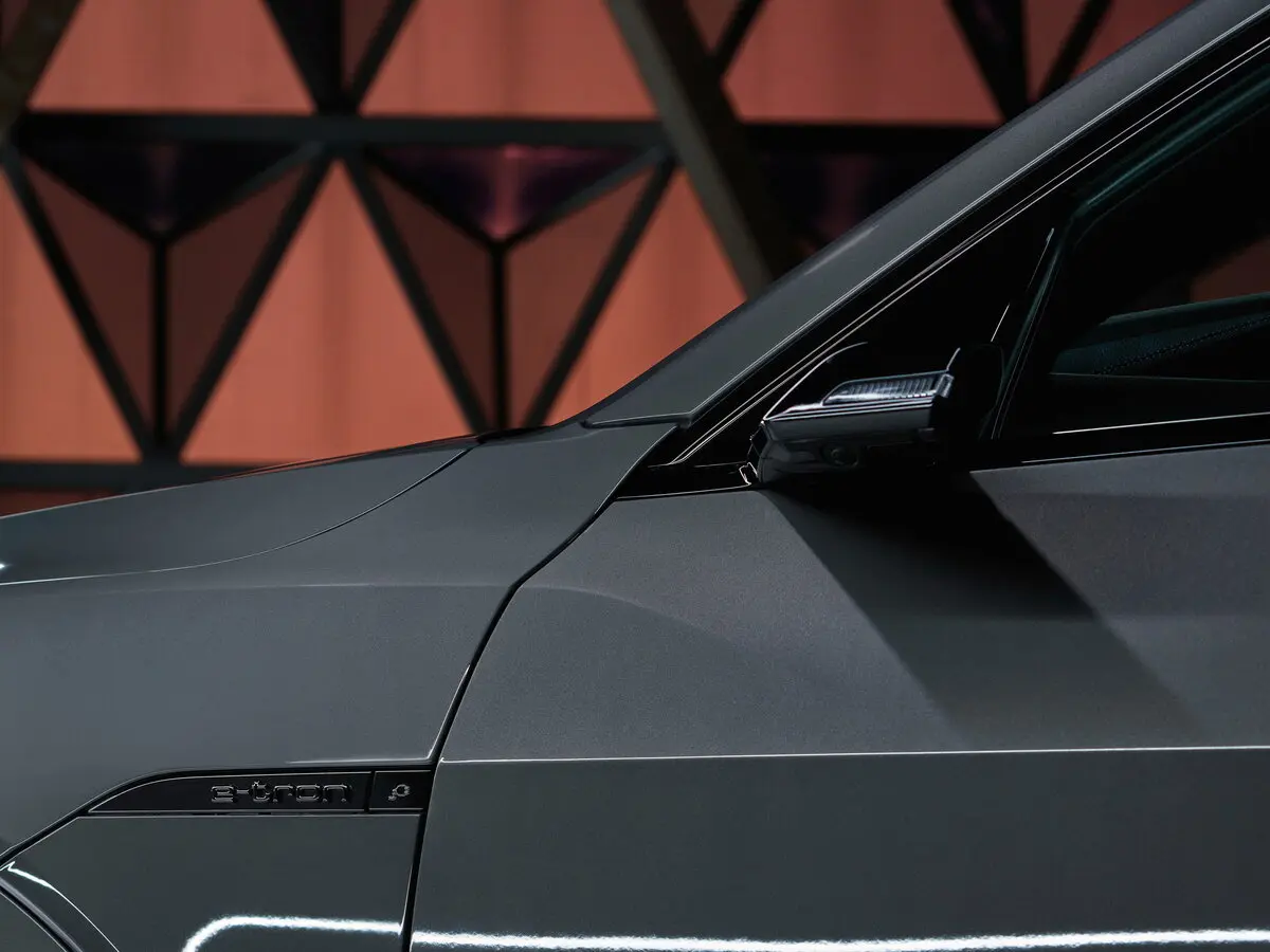 Audi Q8 e-tron 2022 – 2025 Внедорожник 5 дв. — сүрөт 12