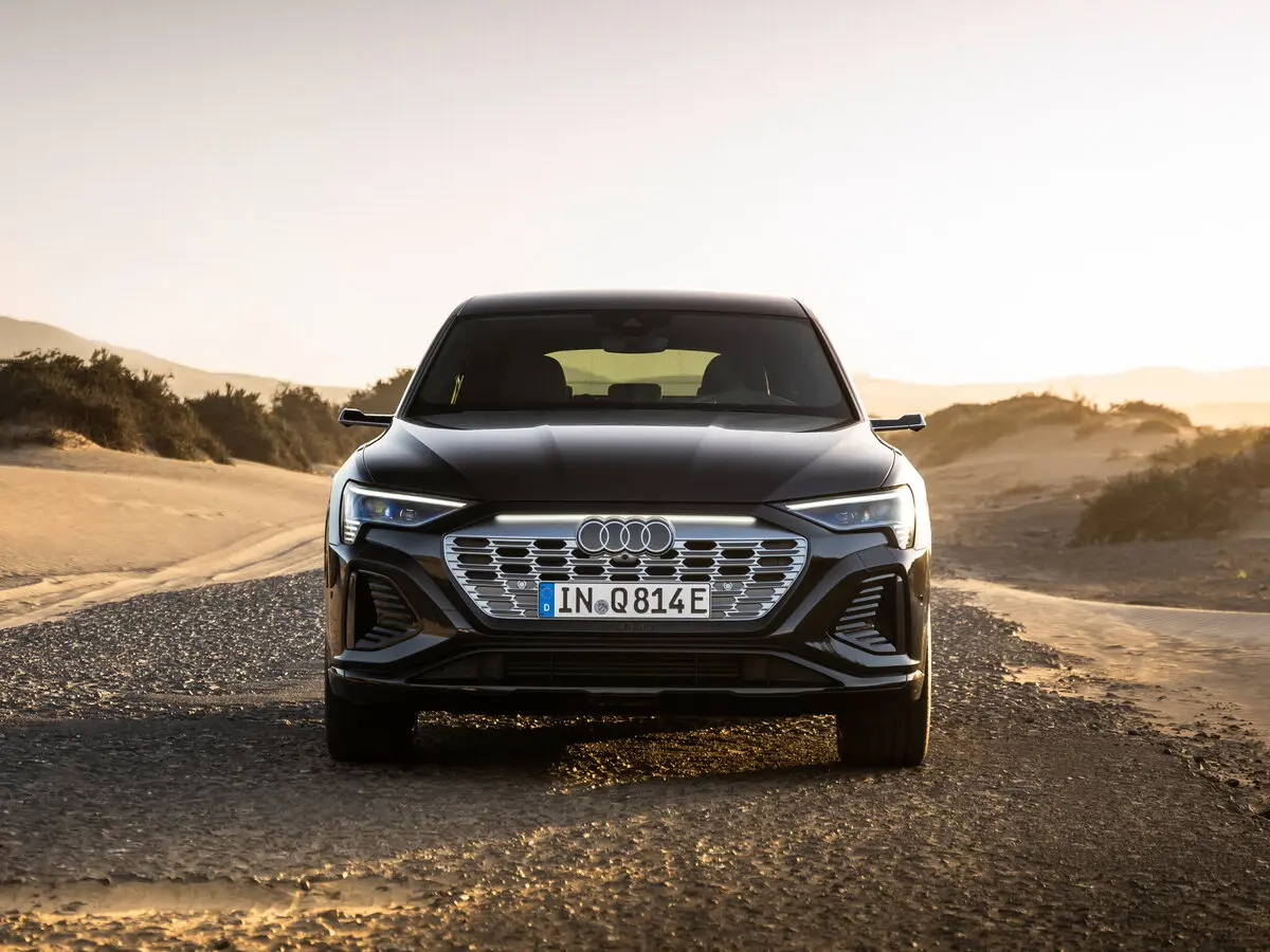 Audi Q8 Sportback e-tron 2022 – 2025 Внедорожник 5 дв. — сүрөт 3