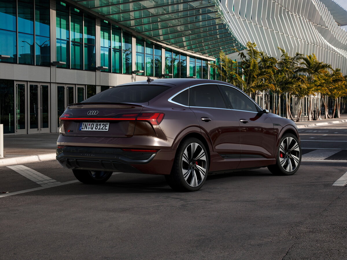 Audi Q8 Sportback e-tron 2022 – 2025 Внедорожник 5 дв.