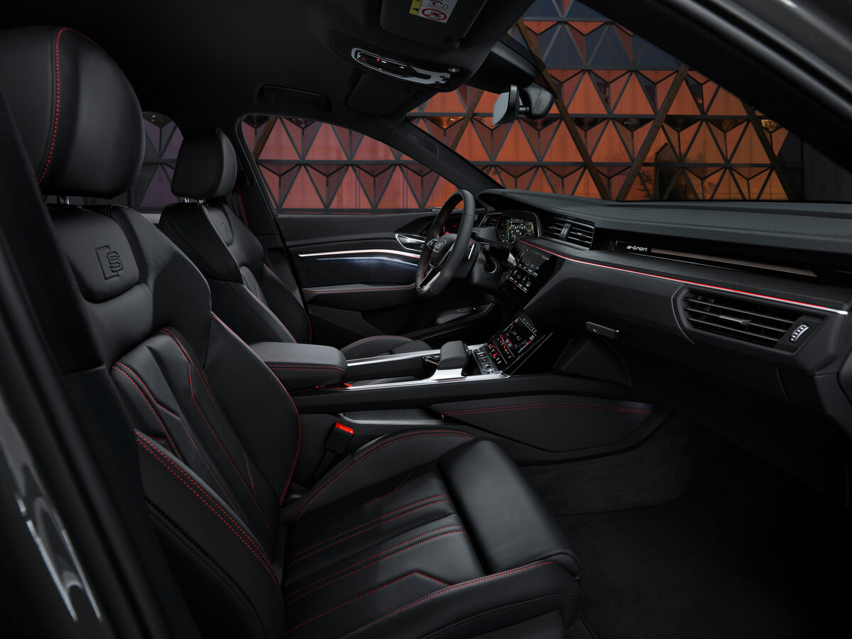 Audi Q8 Sportback e-tron 2022 – 2025 Внедорожник 5 дв.