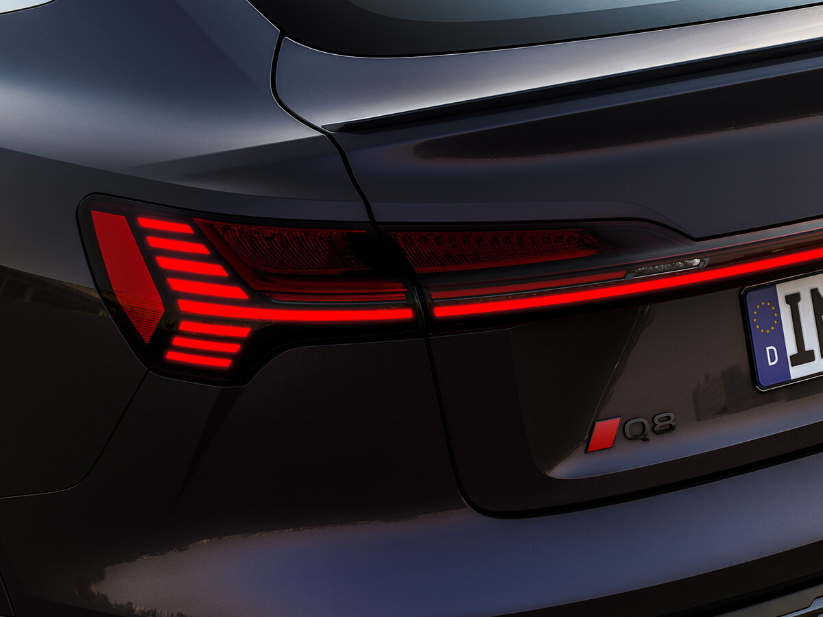 Audi Q8 Sportback e-tron 2022 – 2025 Внедорожник 5 дв.