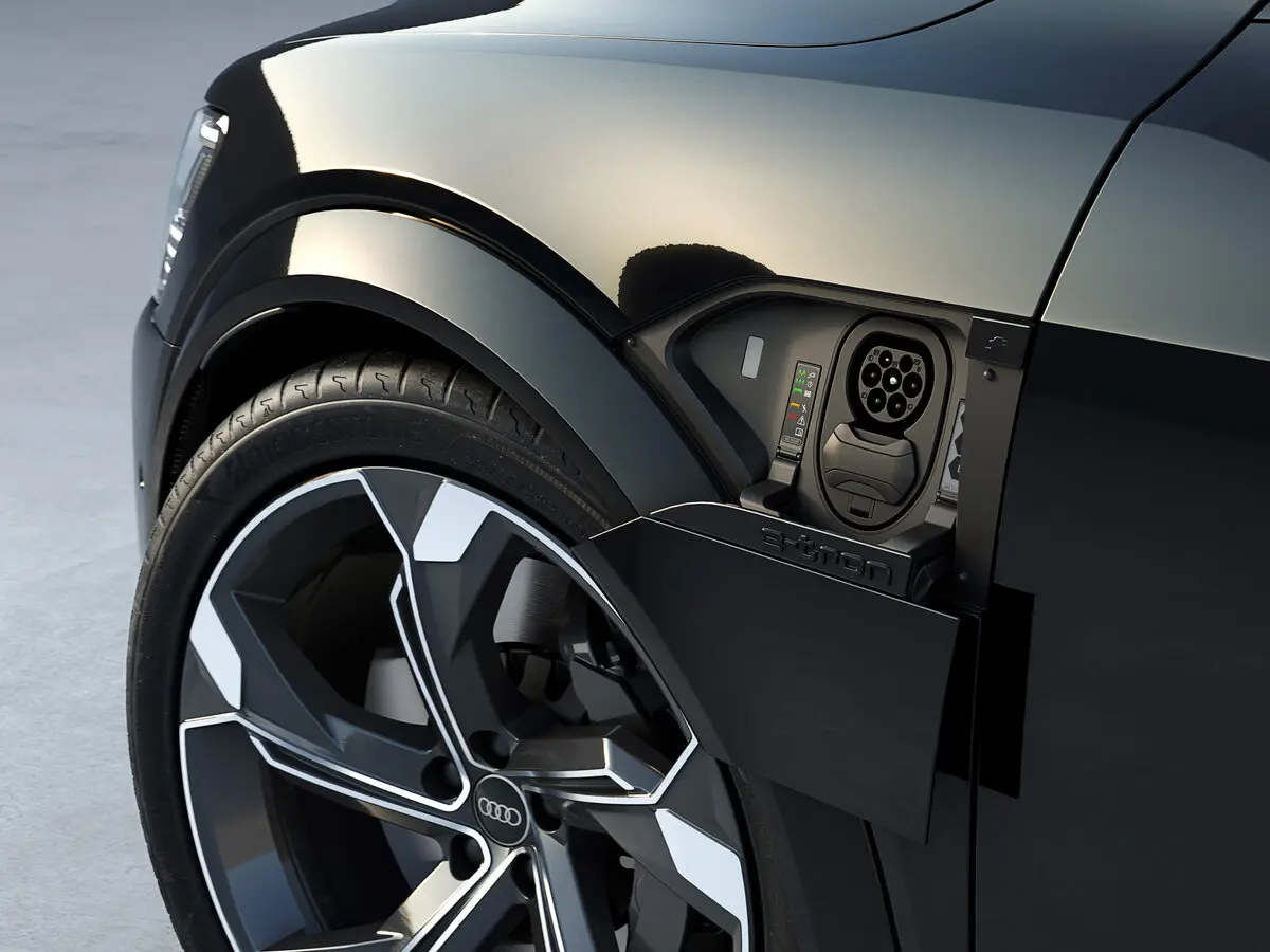 Audi SQ8 e-tron 2022 – 2025 Внедорожник 5 дв. — сүрөт 13