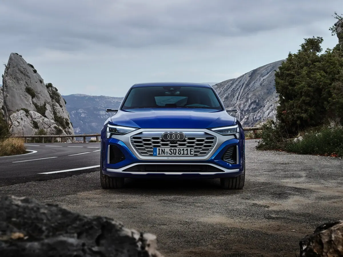 Audi SQ8 Sportback e-tron 2022 – 2025 Внедорожник 5 дв. — сүрөт 3