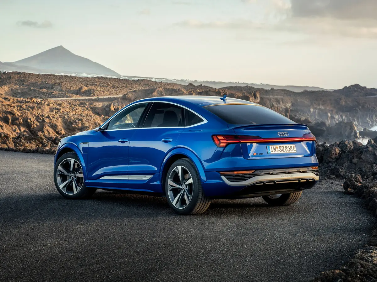 Audi SQ8 Sportback e-tron 2022 – 2025 Внедорожник 5 дв. — сүрөт 5