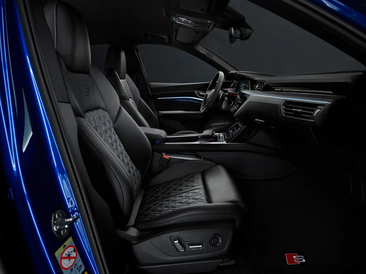 Audi SQ8 Sportback e-tron 2022 – 2025 Внедорожник 5 дв. — сүрөт 7