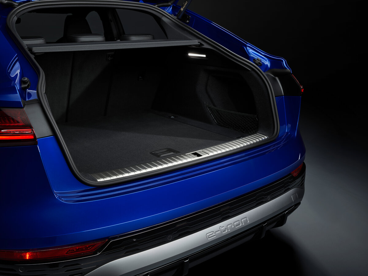 Audi SQ8 Sportback e-tron 2022 – 2025 Внедорожник 5 дв. — фото 11
