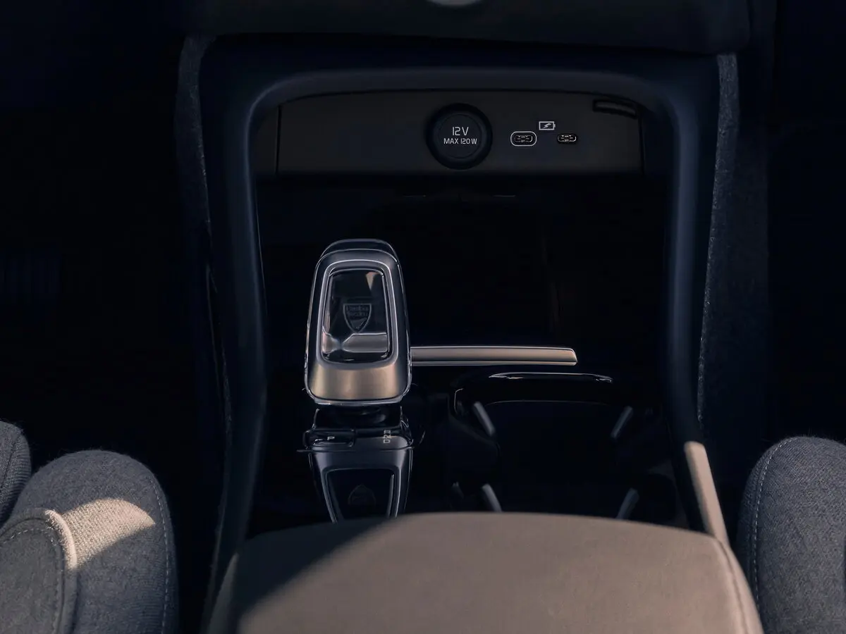 Volvo XC40 I Рестайлинг Внедорожник 5 дв. — сүрөт 8