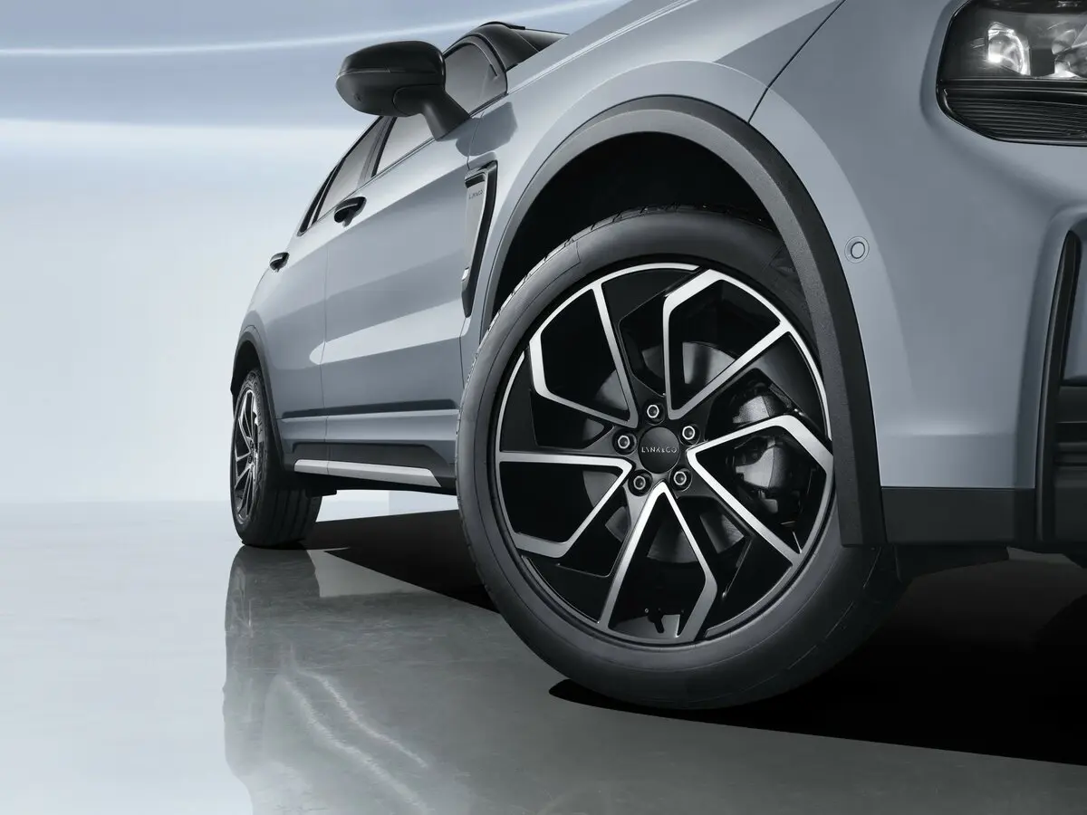 Lynk & Co 01 I Рестайлинг Внедорожник 5 дв. — сүрөт 11