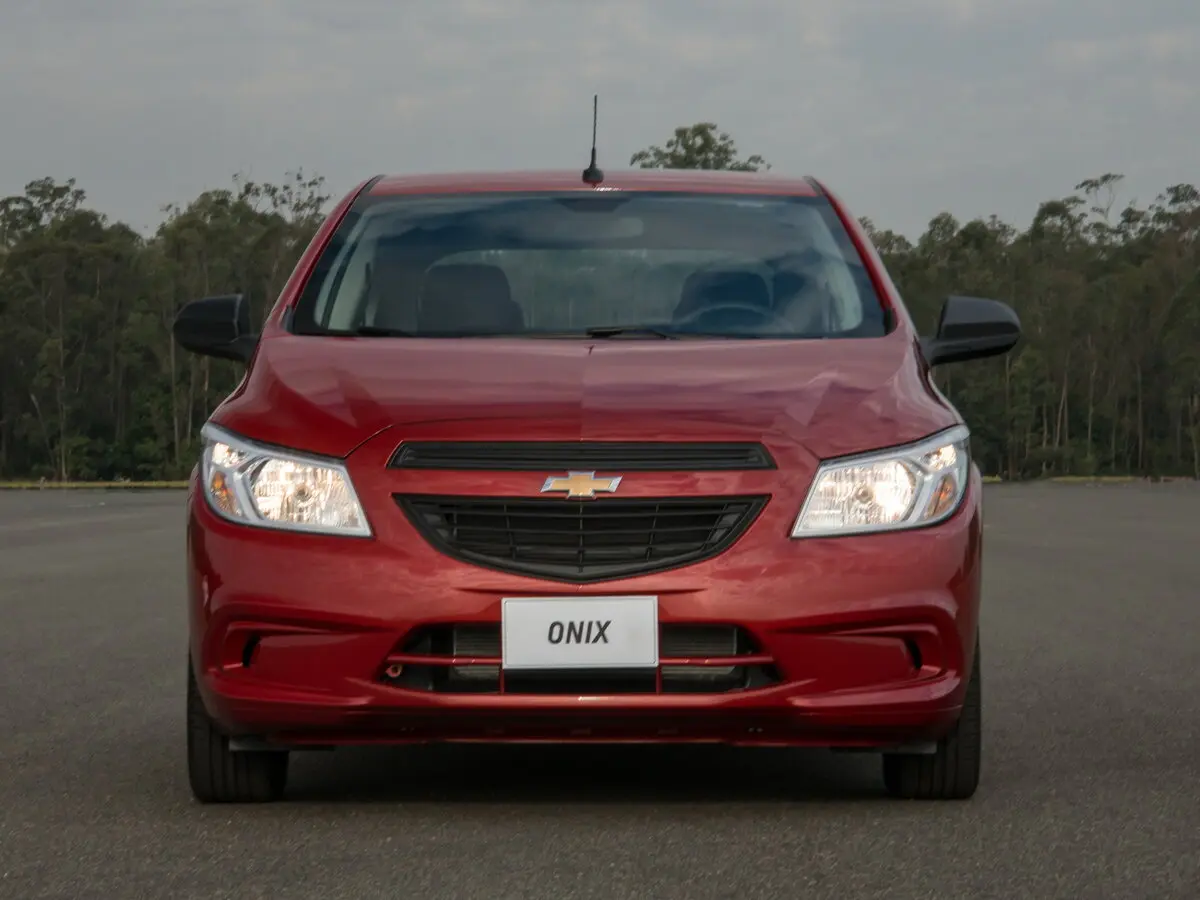 Chevrolet Onix I Хэтчбек 5 дв. — photo 3