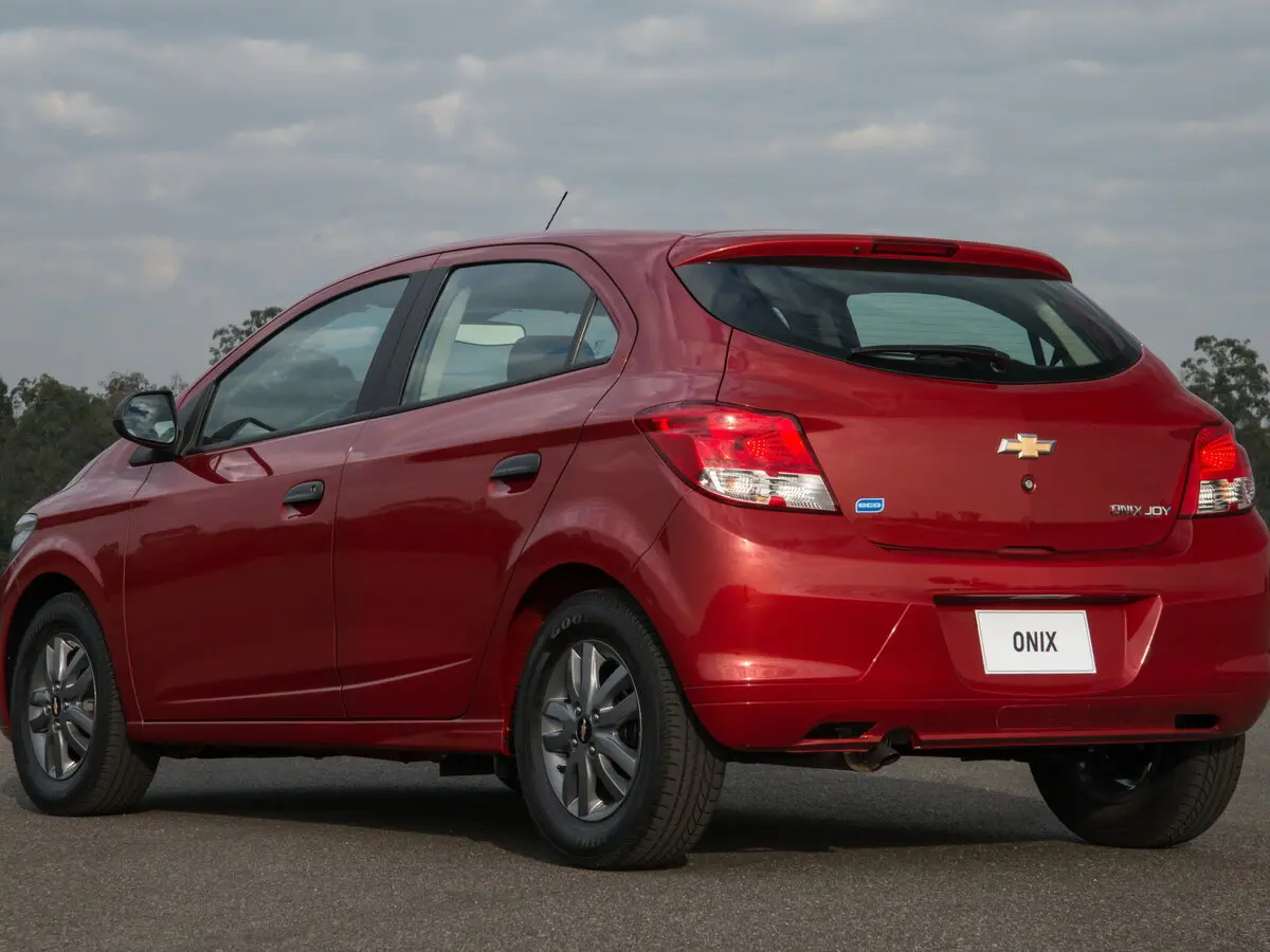 Chevrolet Onix I Хэтчбек 5 дв. — photo 5