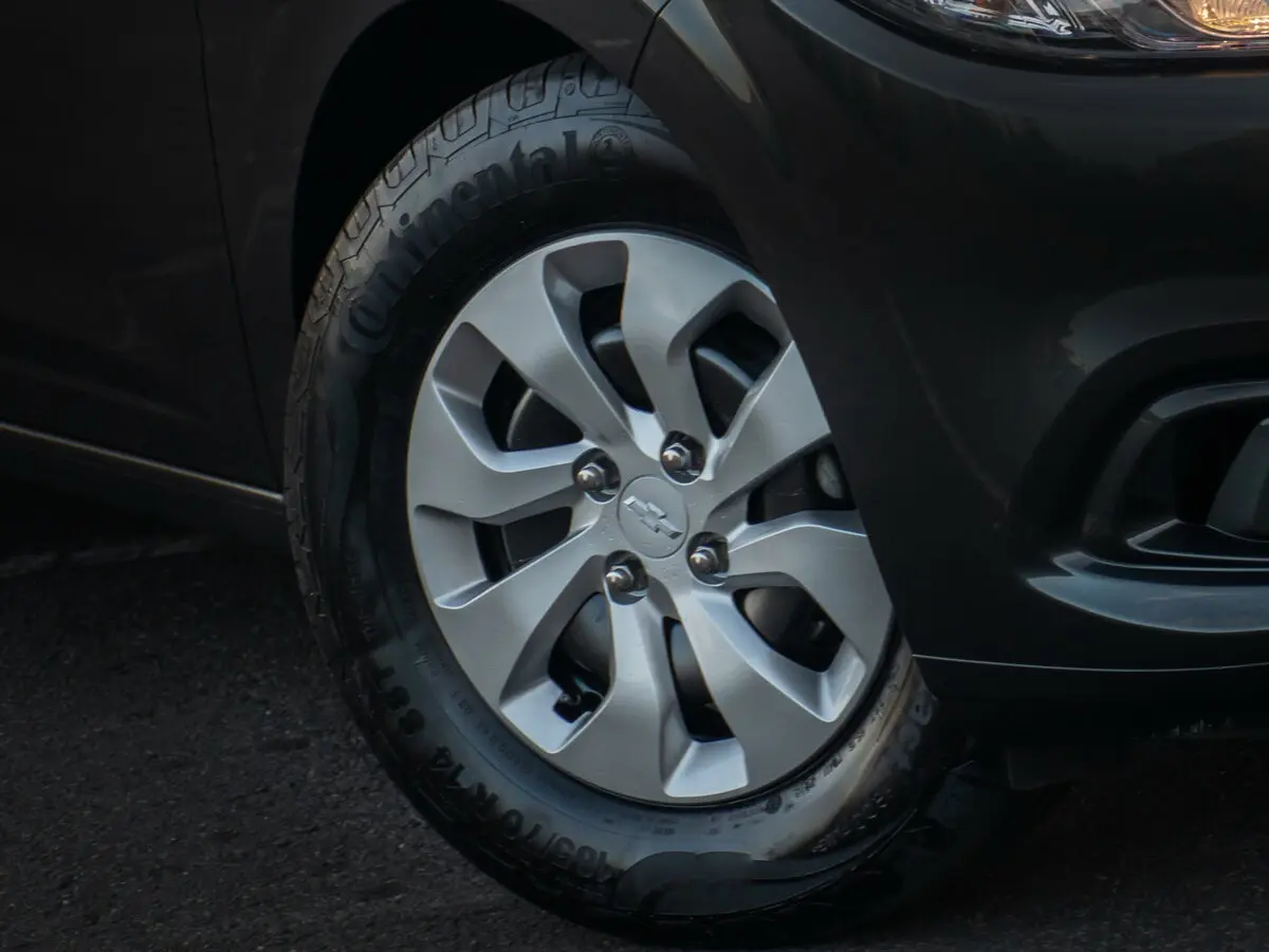 Chevrolet Onix I Хэтчбек 5 дв. — photo 16