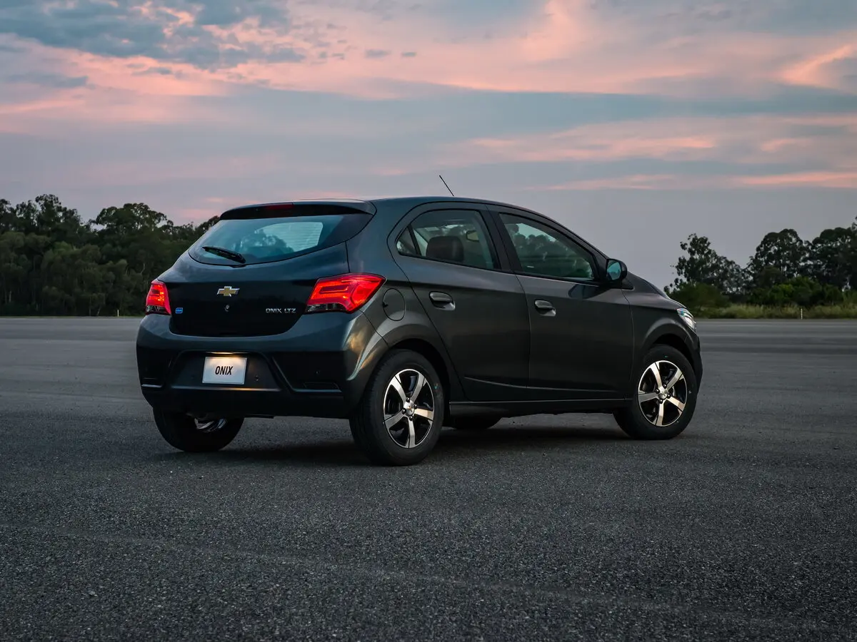 Chevrolet Onix I Рестайлинг Хэтчбек 5 дв. — сүрөт 5