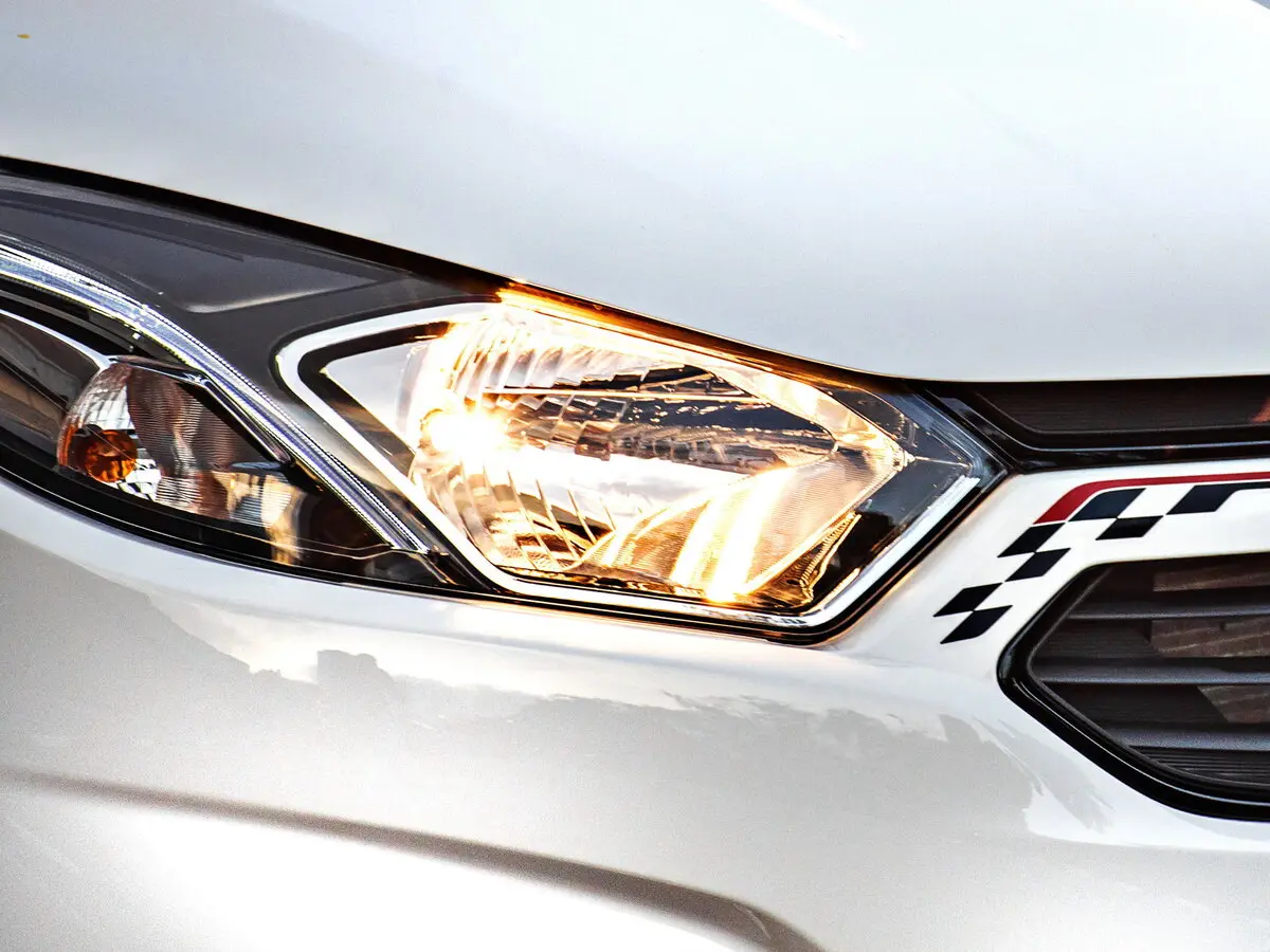 Chevrolet Onix I Рестайлинг Хэтчбек 5 дв. — сүрөт 14