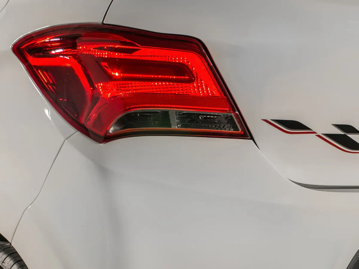 Chevrolet Onix I Рестайлинг Хэтчбек 5 дв. — сүрөт 15