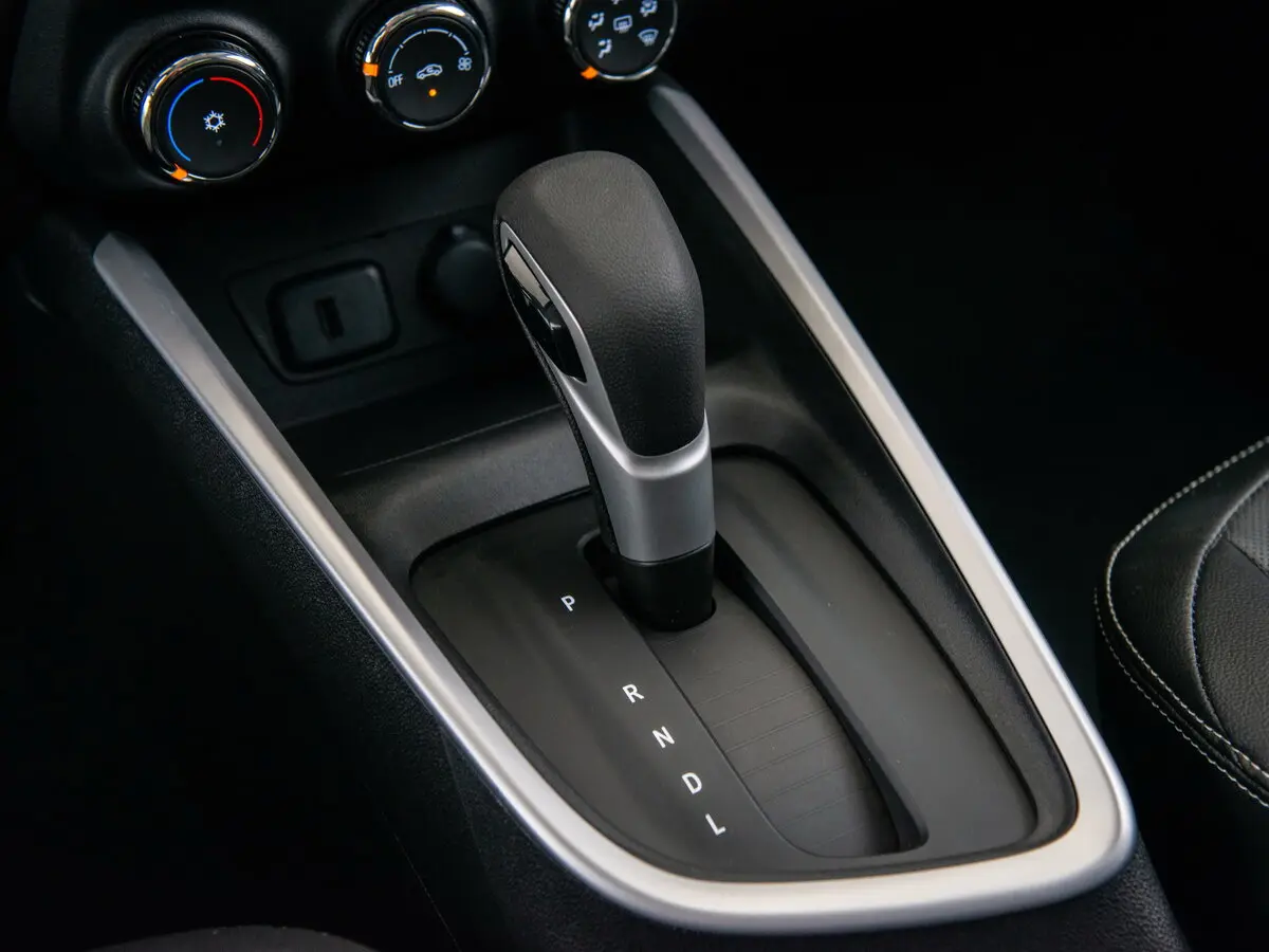 Chevrolet Onix II Седан — photo 12