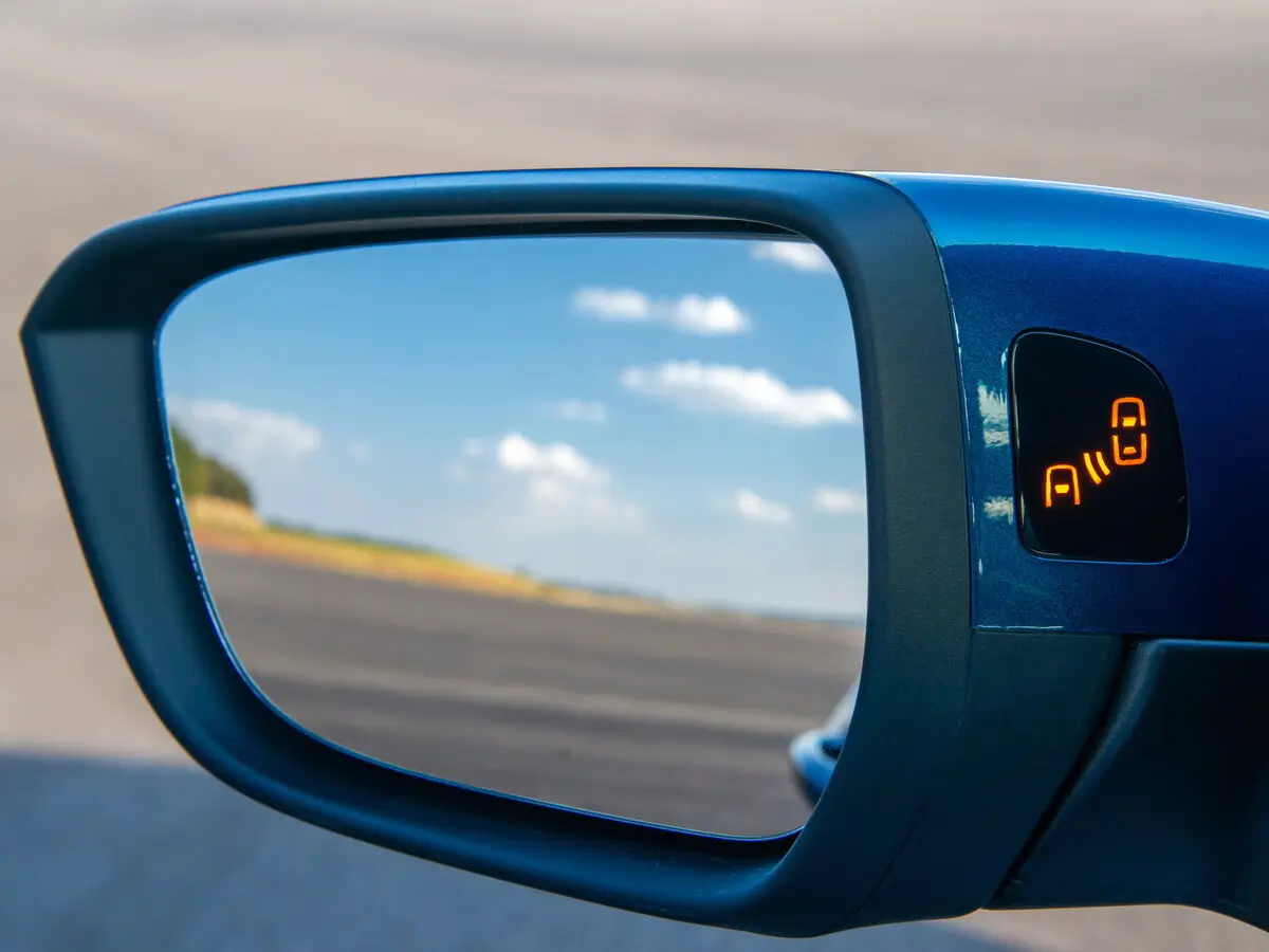 Chevrolet Onix II Седан — photo 14