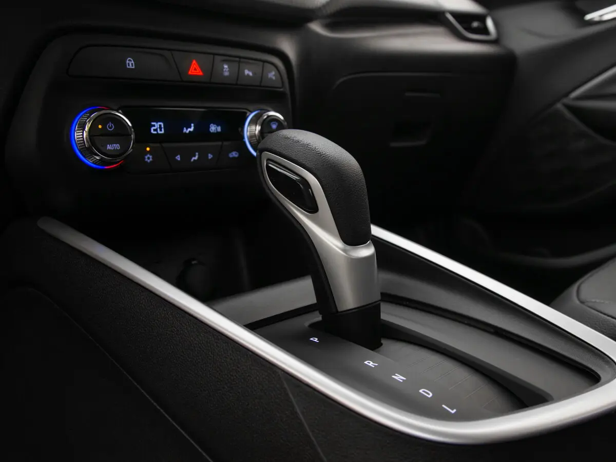 Chevrolet Onix II Хэтчбек 5 дв. — сүрөт 10