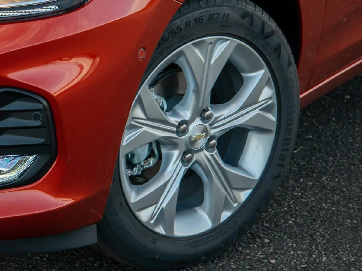 Chevrolet Onix II Хэтчбек 5 дв. — сүрөт 15