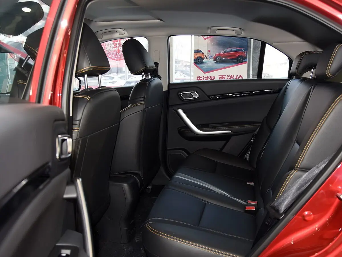 Dongfeng AX4 2017 – 2021 Внедорожник 5 дв. — сүрөт 10