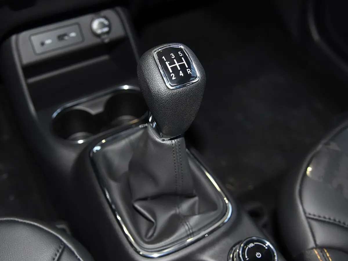Dongfeng AX4 2017 – 2021 Внедорожник 5 дв. — сүрөт 11