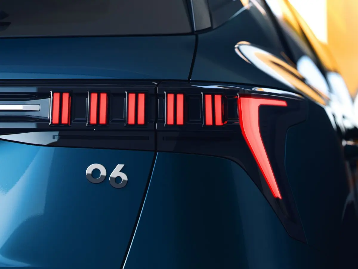 Lynk & Co 06 I Внедорожник 5 дв. — сүрөт 14