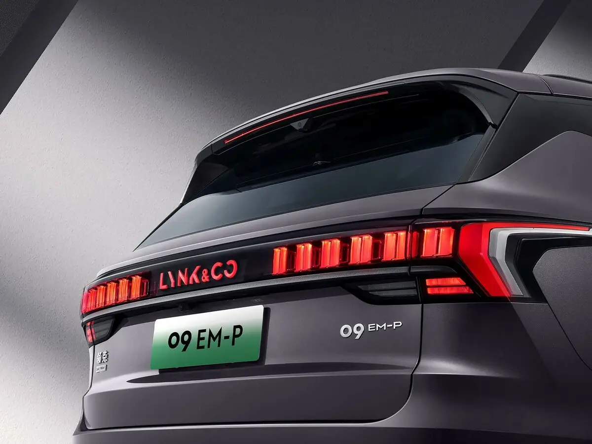 Lynk & Co 09 2021 – н.в. Внедорожник 5 дв. — 照片 13