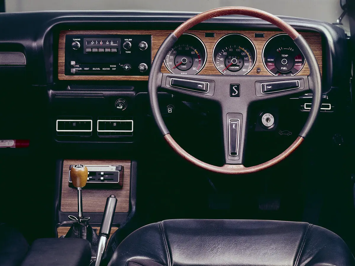 Nissan Skyline IV (C110) Седан — 照片 5