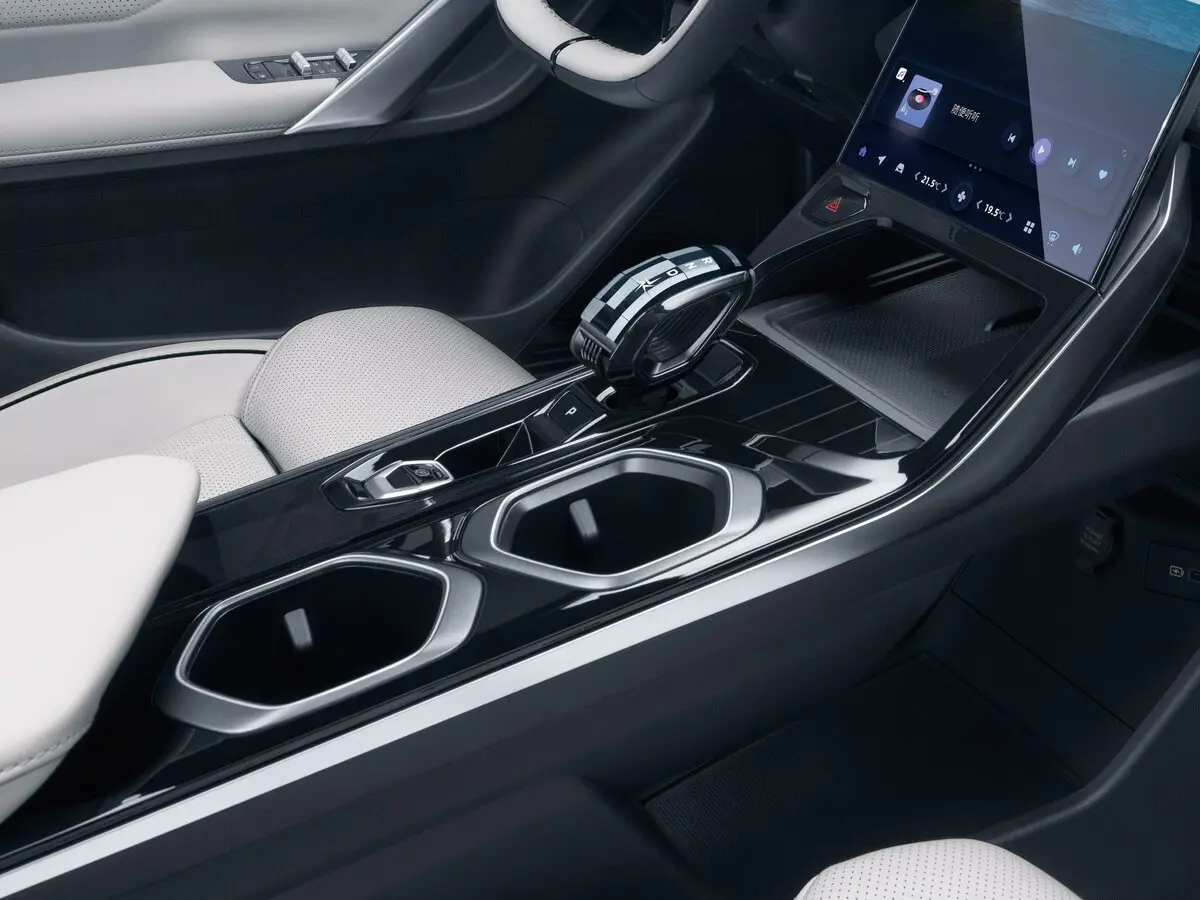 Geely Boyue L I Внедорожник 5 дв. — сүрөт 10
