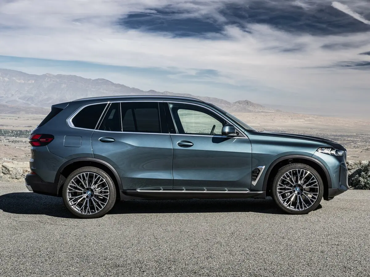 BMW X5 IV (G05/G18) Рестайлинг Внедорожник 5 дв. — фото 2