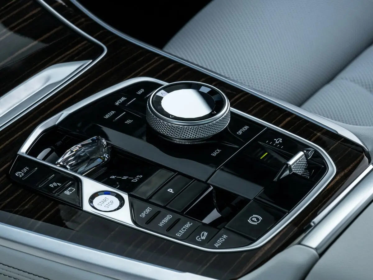 BMW X5 IV (G05/G18) Рестайлинг Внедорожник 5 дв. — фото 10