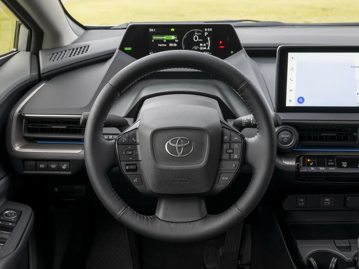 Toyota Prius V (XW60) Лифтбек — фото 8