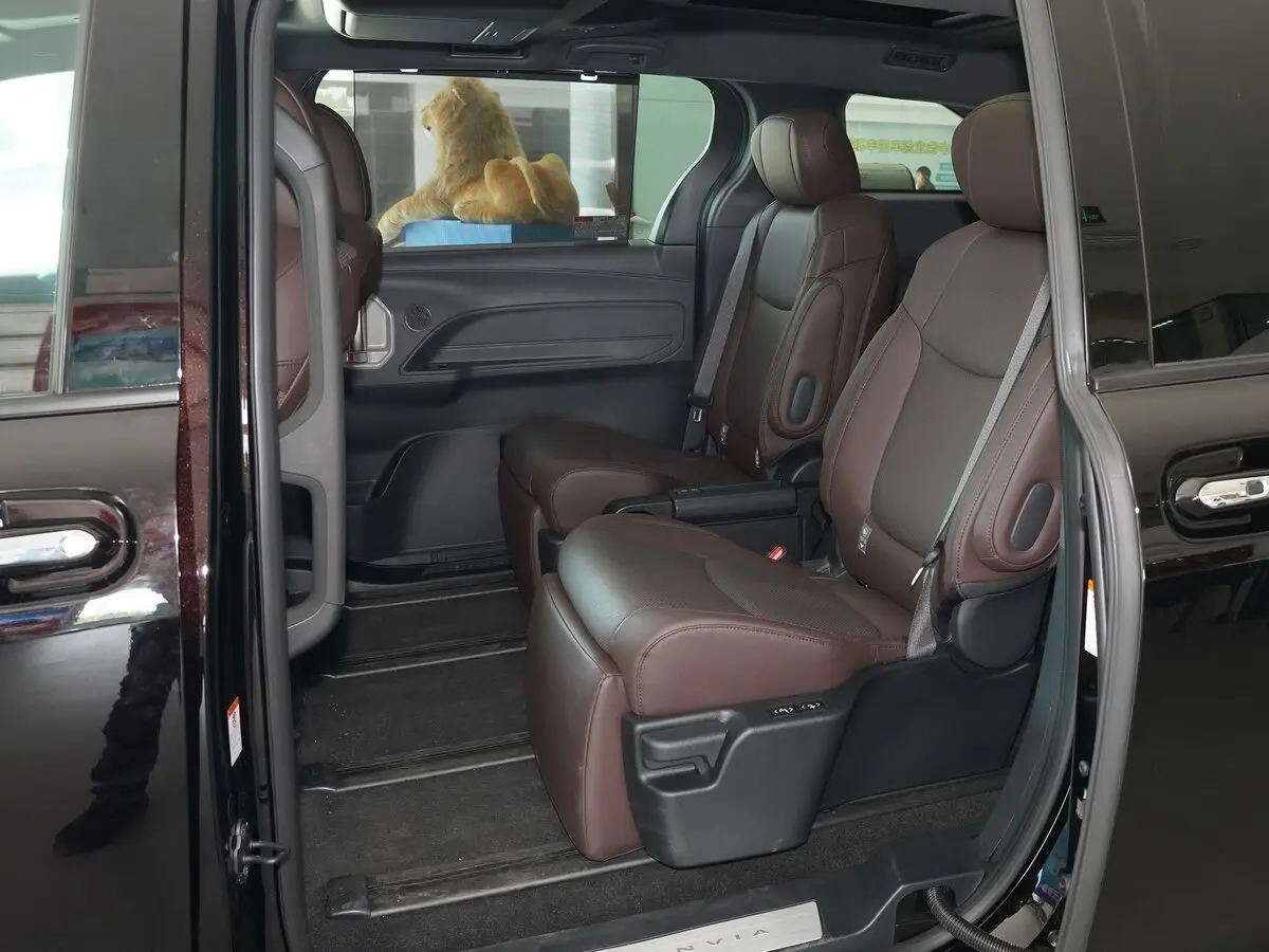 Toyota Granvia XL40 (China Market) Минивэн — сүрөт 11