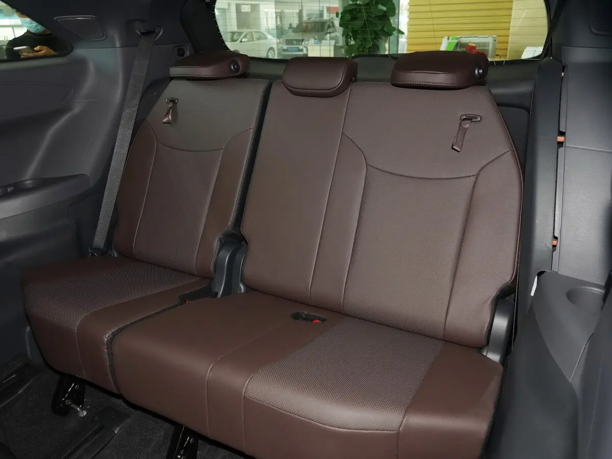 Toyota Granvia XL40 (China Market) Минивэн — сүрөт 12