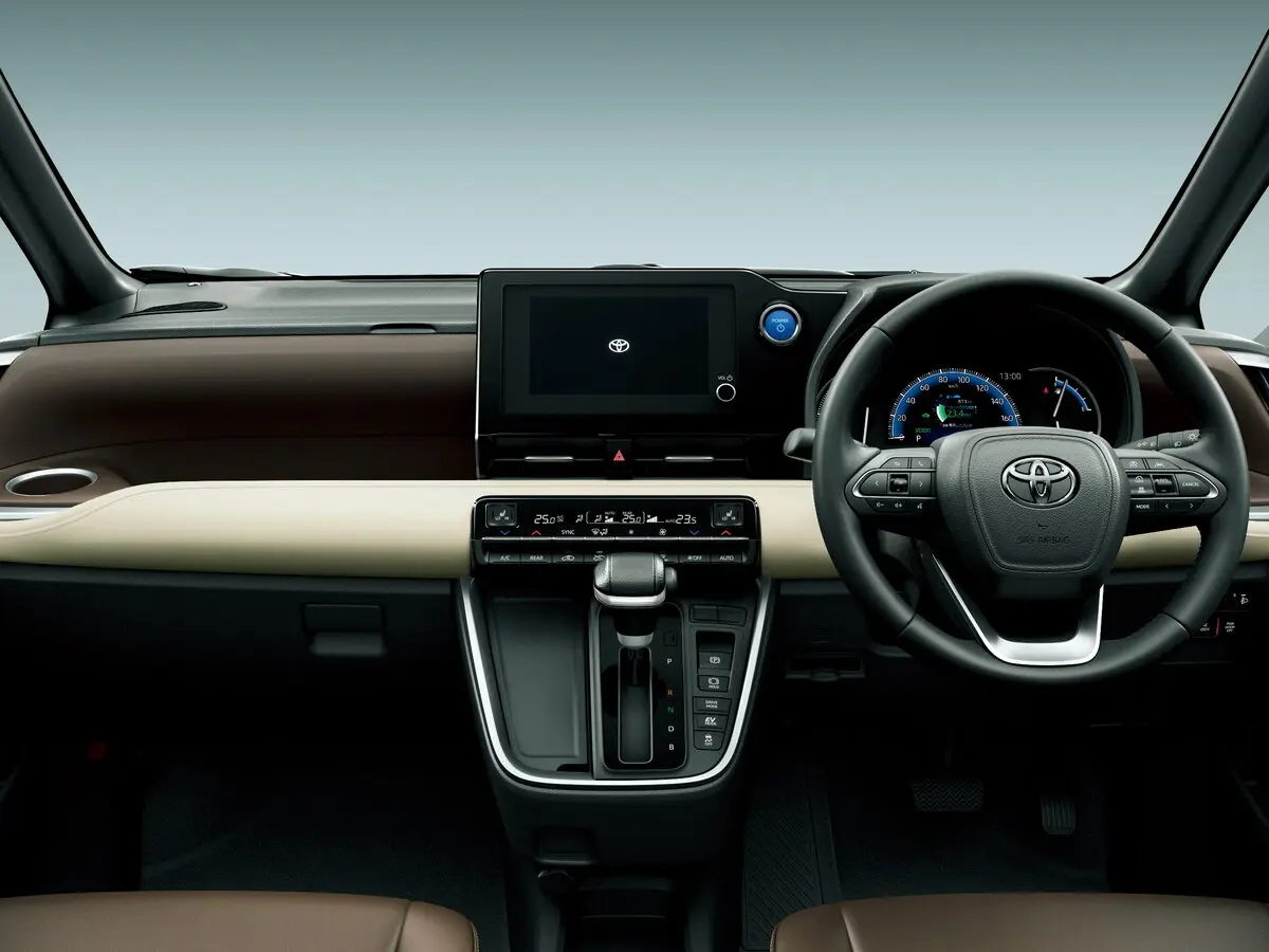 Toyota Noah IV (R90) Минивэн — фото 4
