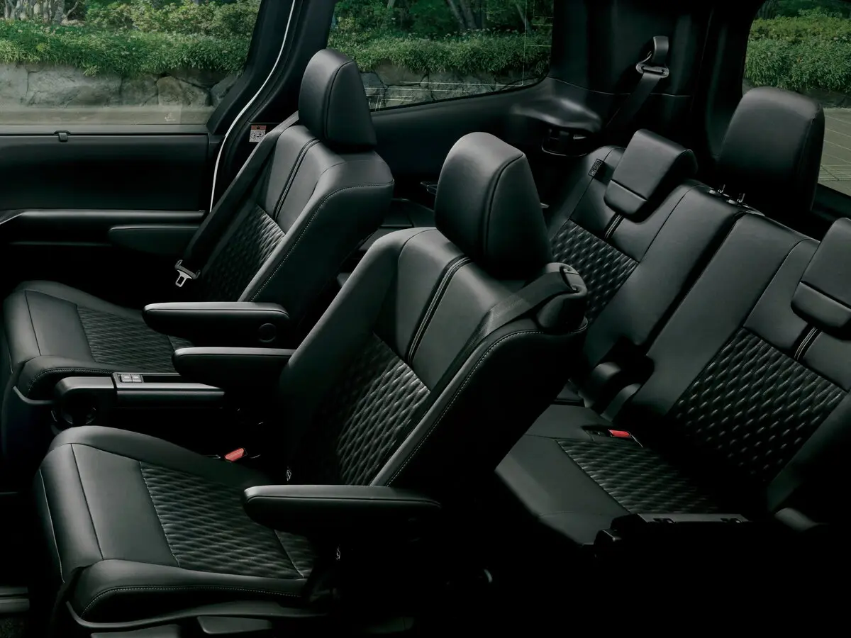 Toyota Noah IV (R90) Минивэн — фото 7