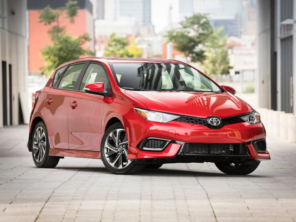 Toyota Corolla XI (E160, E170, E180) Рестайлинг 1 Хэтчбек 5 дв. iM — фото 3