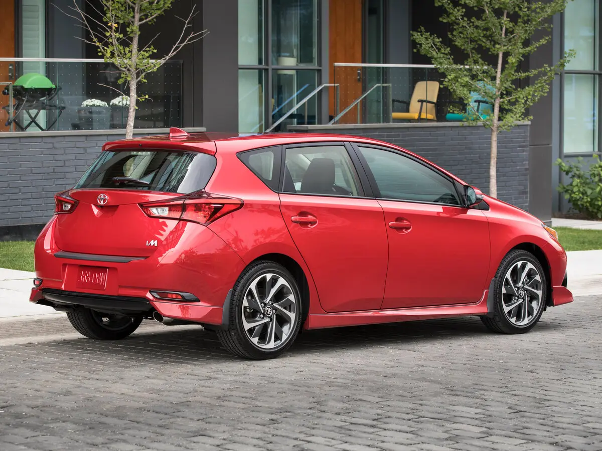 Toyota Corolla XI (E160, E170, E180) Рестайлинг 1 Хэтчбек 5 дв. iM — фото 4