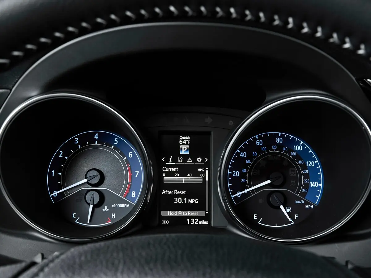 Toyota Corolla XI (E160, E170, E180) Рестайлинг 1 Хэтчбек 5 дв. iM — фото 7