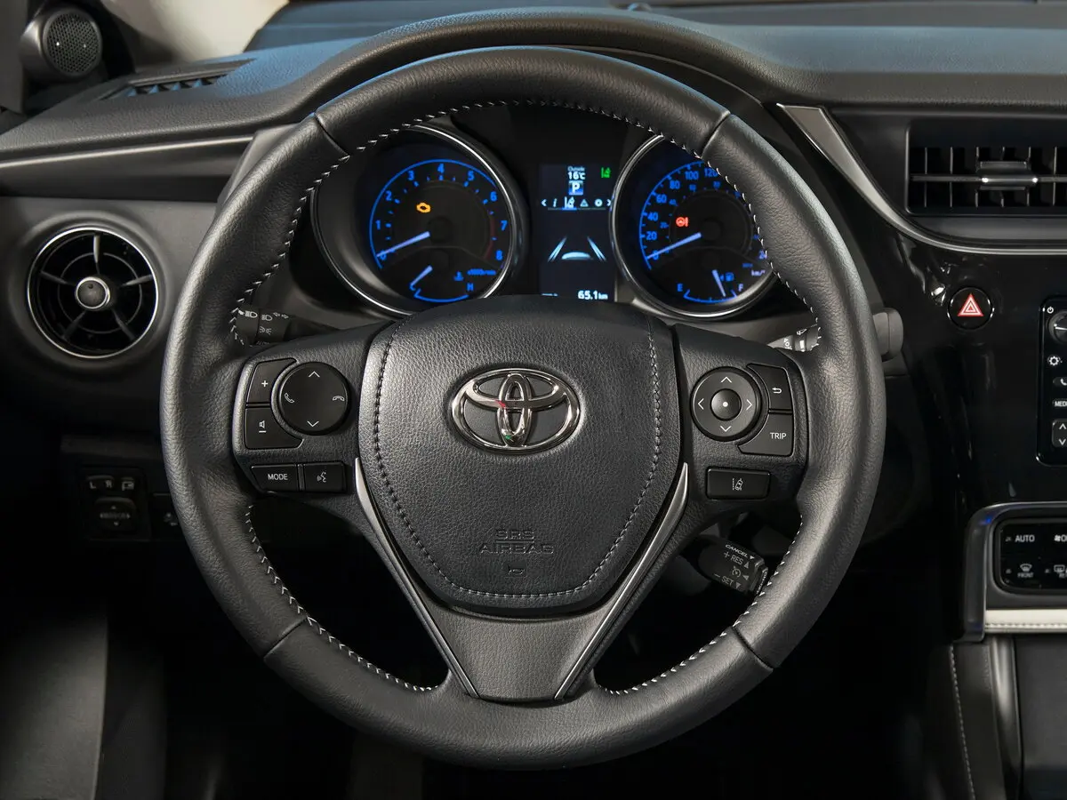 Toyota Corolla XI (E160, E170, E180) Рестайлинг 1 Хэтчбек 5 дв. iM — фото 8