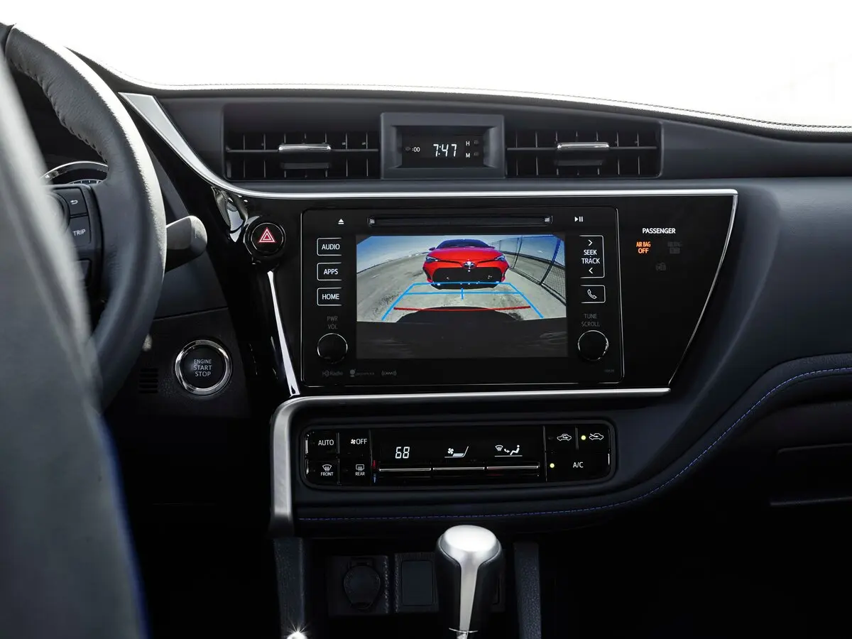 Toyota Corolla XI (E160, E170, E180) Рестайлинг 1 Хэтчбек 5 дв. iM — фото 12